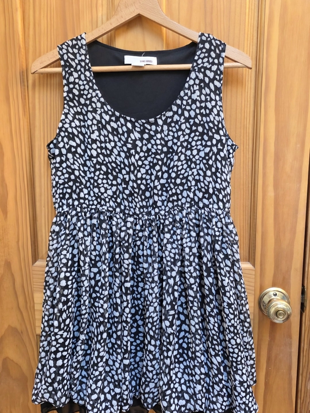 Sans Souci Black and White Printed Sleeveless Blouse